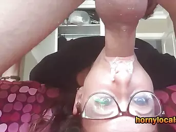 Teen deepthroat sucking fucking her mouth